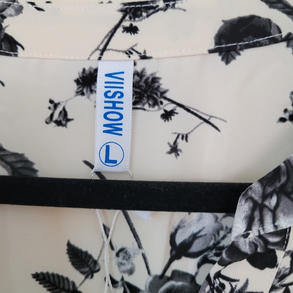 2 Pretty Career Blouses Size L in Green and Cream - Picture 3 of 10